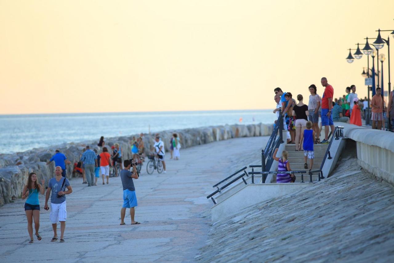 Ca' Mira Apartments Caorle Eksteriør bilde