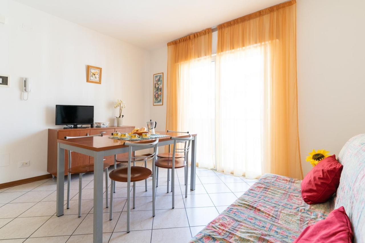 Ca' Mira Apartments Caorle Eksteriør bilde